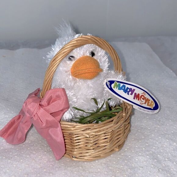 Mary Meyer Duckling With Basket And Grass 5" Duckling With Woven Basket - Picture 4 of 12